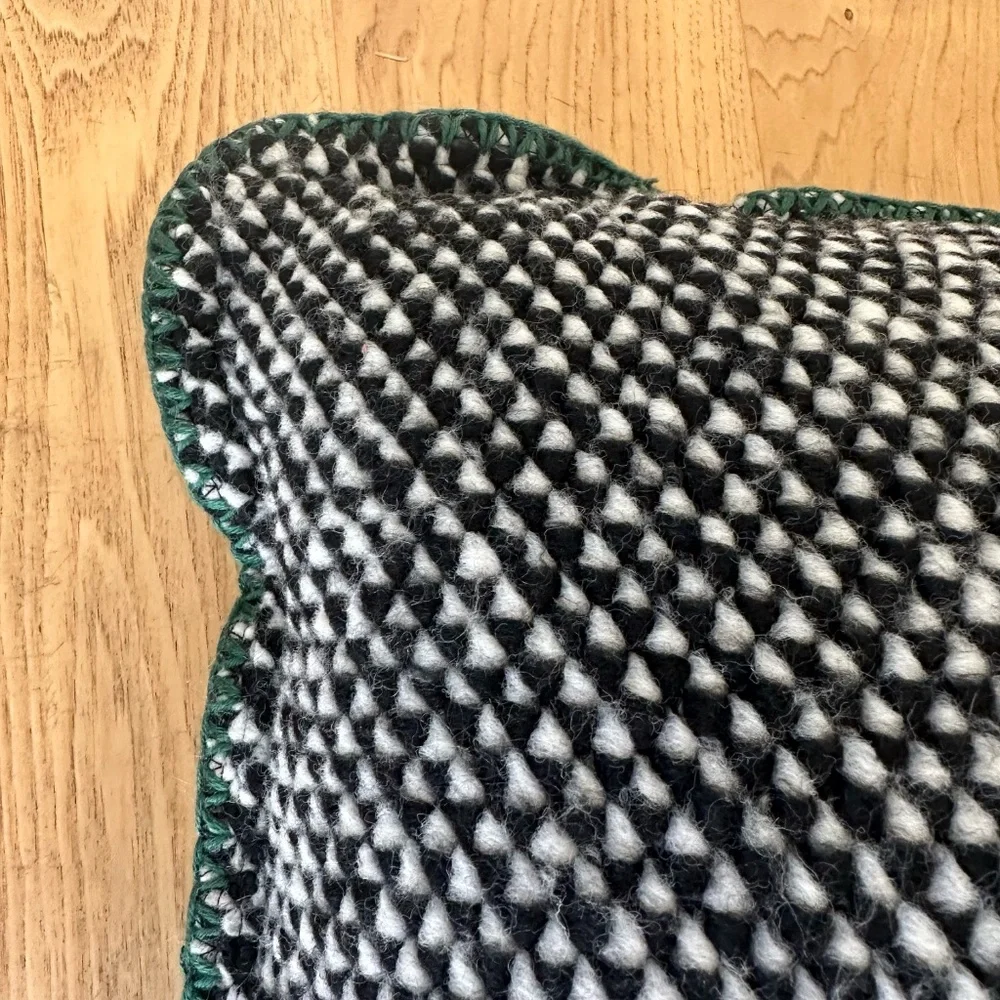HEARTH & HAND 18